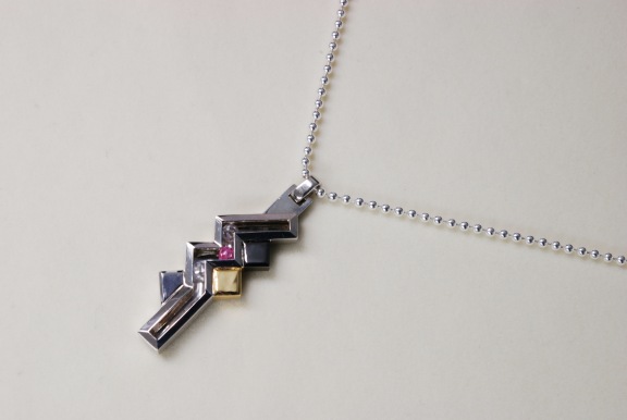 FFXIII_Pendant_Lightning